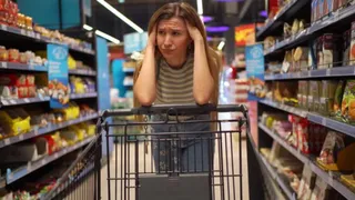 us-faces-1970-style-stagflation-why-your-grocery-bill-gas-tank-and-air-ticket-just-got-costlier