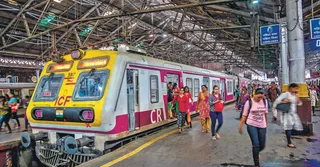 mumbai-rains-local-trains-delayed-traffic-affected-as-waterlogging-hits-dadar-kurla-bandra-imd-issues-red-alert