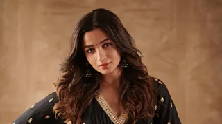 alia-bhatt-joins-hug-my-younger-self-trend-reshares-photo-on-instagram-so-proud-today