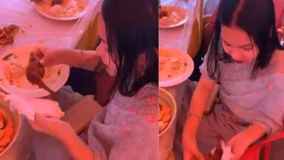 Girl Creatively Hides Leftover Chicken In Her Purse, Internet Jokes ‘Purse Ka Sahi Istemal Kiya Gaya Hai’ | Viral Video