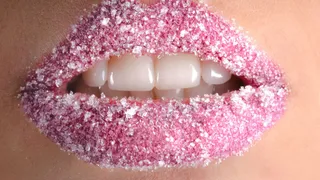 5 Overnight Lip Care Hacks To Wake Up To Baby-Soft, Pink And Pigment-Free Lips