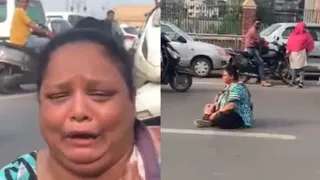 Gujarat Woman Blocks Road In Vadodara After Getting 4 Golgappas Instead Of 6 | Video
