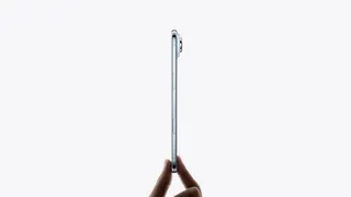 iPhone Air Survives Viral Bend Tests, Dodging iPhone 6’s Bendgate fears