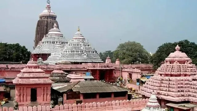 jagannath-puri-temple-administration-to-restrict-mobile-phone-usage-by-officials-servitors
