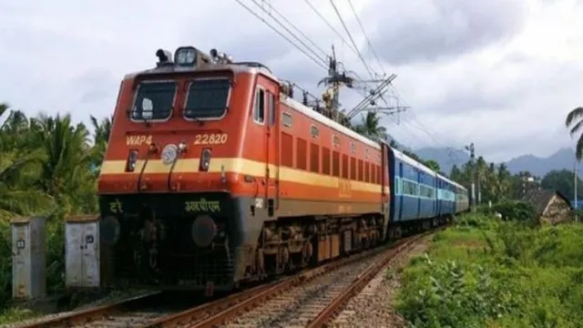 irctc-navratri-special-food-train-passengers-can-opt-for-meal-without-garlic-and-onion-heres-how