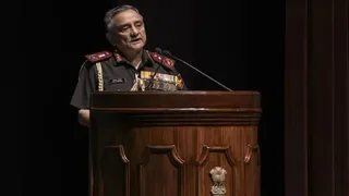 Centre Extends CDS General Anil Chauhan's Tenure Till May 2026