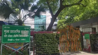 Noida Authority To Deploy Own Machines For Road Sweeping, Issues Rs 23 Crore Tender