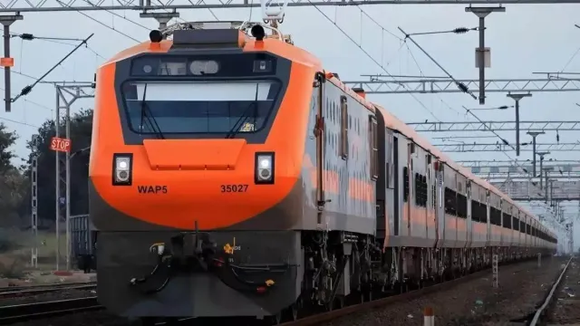 festival-special-trains-central-railways-adds-60-more-trains-amid-durga-puja-rush-check-routes-timings-stations