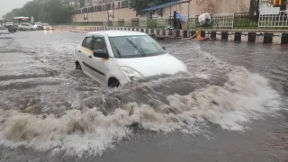 Delhi Weather Today: Severe Waterlogging Chokes Roads In National Capital, Gurugram Amid Heavy Rain; IMD Issues Orange Alert | See Pics
