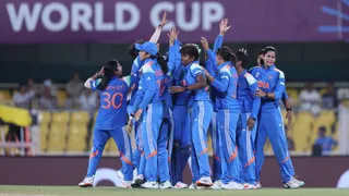 indw-vs-pakw-live-cricket-score-catch-icc-womens-world-cup-2025-india-national-cricket-team-vs-pakistan-national-cricket-team-live-scorecard-full-scorecard-pitch-report-match-overview-lb
