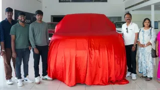 Barber-Turned-Millionaire Buys Rs 3 Crore Range Rover LWB To Use As Luxury Taxi