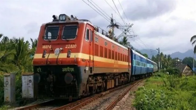 puja-special-trains-2025-new-trains-announced-from-gorakhpur-to-mumbai-delhi-kolkata-and-pune-check-full-list-and-schedule