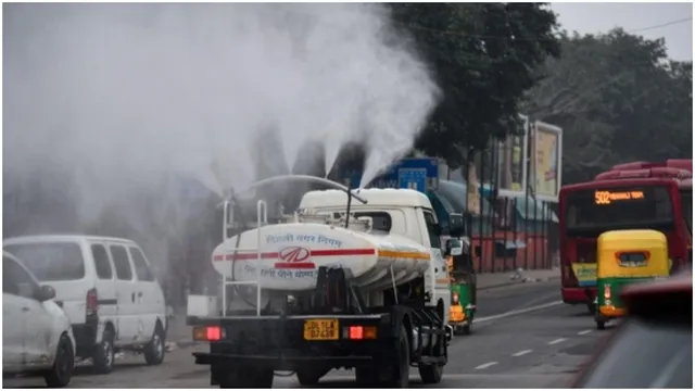 delhis-air-quality-just-few-notches-away-from-poor-as-winter-approaches