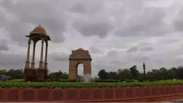 delhi-ncr-weather-update-capital-wakes-up-to-chilly-morning-winter-soon-in-delhi-ncr-rain-in-delhi-noida-weather-news