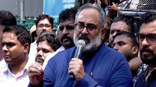 Sabarimala Gold Theft Row: BJP Yuva Morcha Stages Protest Against Kerala CM Over Alleged Temple Loot, Corruption