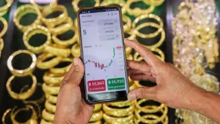 Gold Prices Today: Yellow Metal Hits Record-High Price At The MCX; COMEX Rate Gain Recorded At 0.97%