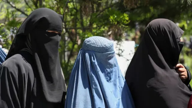 kerala-hijab-controversy-parents-withdraw-class-8-student-from-school-following-headscarf-ban-father-cites-stress