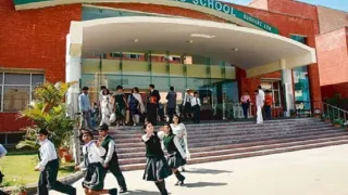 up-bsa-cracks-down-on-70-school-in-azamgarh-imposes-fine-of-1-lakh-each-heres-why
