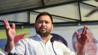 Bihar Elections: Tejashwi Yadav Promises Govt Employee Status, Rs 30,000 Salary, Interest-Free Loans For Jeevika Didis; Details