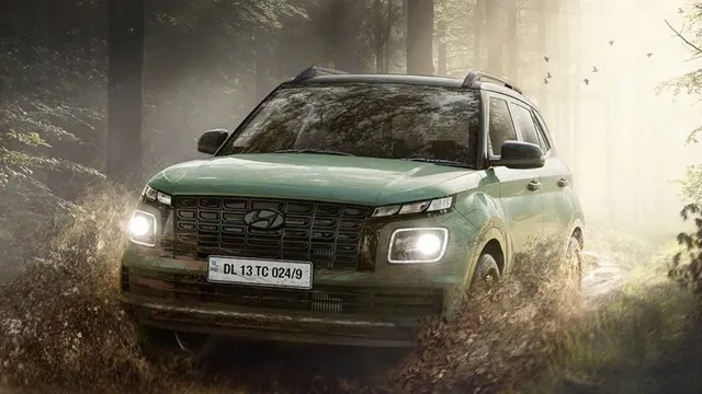 hyundai-venue-facelift-2025-spotted-undisguised-in-india-check-design-features-and-engine