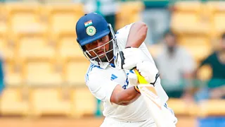 Sarfaraz Khan's Snub From Team India: Indian Cricket Legend Hopes Selectors Get In Touch With Out-Of-Favour Batter