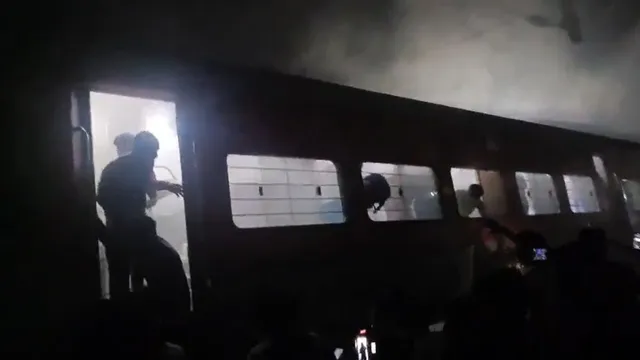 amritsar-purnia-jan-seva-express-fire-massive-blaze-breaks-out-in-bihar-bound-train-after-mobile-explodes-watch