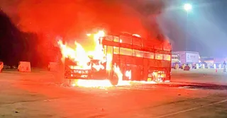 Lucknow-Agra Expressway Accident: Double-Decker Bus With 39 Onboard Catches Fire Near Rewari Toll Plaza