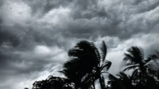 bengal-weather-light-rain-forecast-for-southern-districts-amid-low-pressure-area-check-update-for-kolkata
