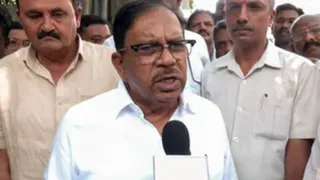 Bengaluru Jail Prisoners Seen Using Mobile Phone, Karnataka Minister Vows Action: 'Won't Tolerate This Nonsense'