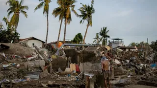 Super Typhoon Fung-Wong Wreaks Havoc In Philippines: Over 100,000 Evacuated, 300 Flights Cancelled Amid Torrential Rains | VIDEO