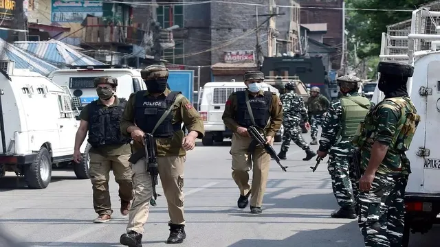 faridabad-terror-plot-jk-police-detain-haryana-preacher-linked-to-white-collar-terror-plot-seize-2500-kg-explosives