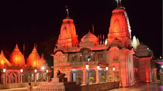 Gorakhpur Preps For Khichdi Mela 2026: DM Orders Medical Camps, Clean Water; All Depts On Alert