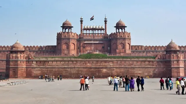 days-after-delhi-blast-red-fort-prepares-for-mega-event-on-guru-teg-bahadur-martyrdom-day-police-asked-to-make-traffic-plan