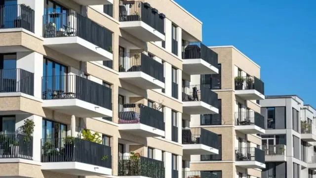 mumbai-maharashtra-clears-new-mhada-redevelopment-policy-major-housing-push-in-suburbs