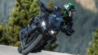 kawasaki-ninja-and-versys-offers-save-up-to-rs-55000-check-modelwise-benefits-here