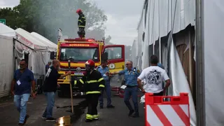 Fire Erupts Inside COP30 Venue: Dramatic Videos Show Massive Smoke Clouds, Roof Burning After Blaze Breaks Out | Watch