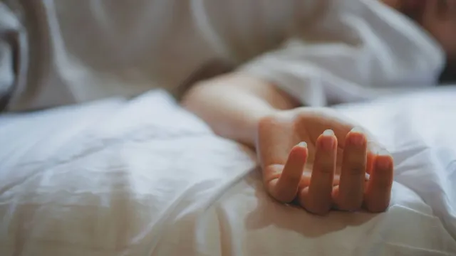 maharashtra-13yearold-dies-by-suicide-in-nagpur-after-parents-refuse-to-buy-her-a-mobile-phone