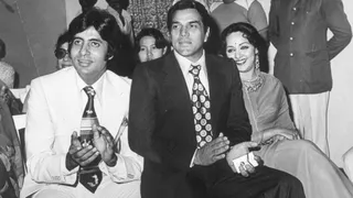 amitabh-bachchan-pays-heartfelt-tribute-to-dharmendra-leaving-behind-silence-with-an-unbearable-sound