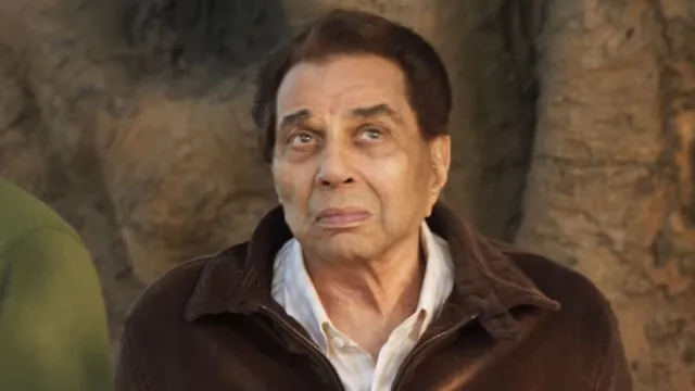yearning-for-home-dharmendra-touching-poem-from-ikkis-moves-fans-to-tears