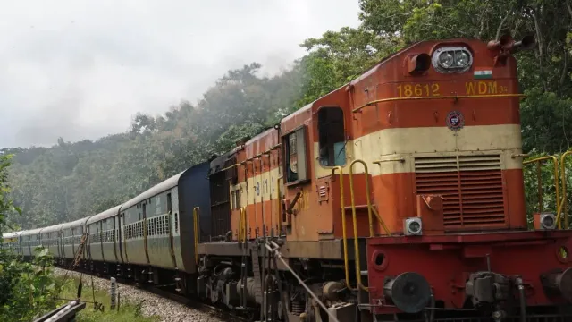 train-cancellation-news-these-long-distance-trains-to-remain-suspended-till-february-due-to-fog-check-full-list-here