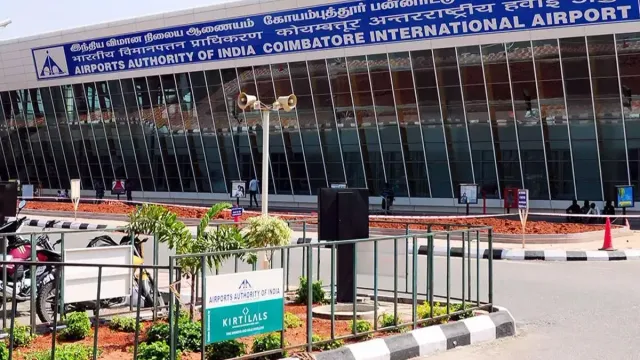 cyclone-ditwah-disrupts-chennai-airport-flights-cancelled-in-chennai-as-heavy-rain-and-winds-hit-tamil-nadu-travel-advisory-issued