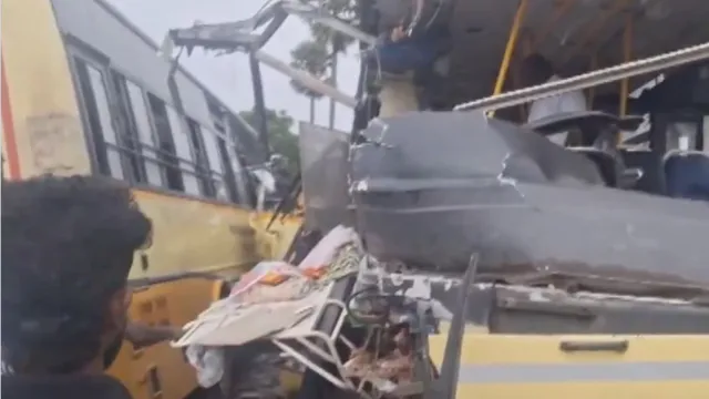 tamil-nadu-bus-accident-seven-killed-and-several-injured-after-two-government-buses-crash-headon-near-gummidipoondi-flyover-in-sivaganga