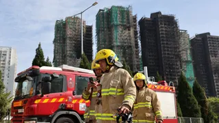hong-kong-fire-latest-updates-survivors-blame-negligence-faulty-alarms-and-unsafe-renovations-as-death-toll-rise-after-wang-fuk-court-blaze