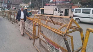 Ghaziabad Traffic Police Crackdown: Illegal Cuts Closed In Indirapuram And Bhopura Road To Curb Accidents