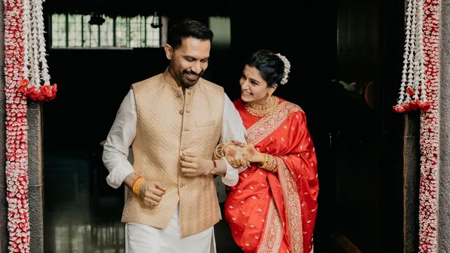 how-old-is-raj-nidimoru-netizens-react-to-age-difference-between-samantha-ruth-prabhu-and-the-filmmaker