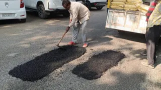 PWD Fills 872 Potholes On Delhi Roads In Special Anti-Pollution Drive Following CM's Directive
