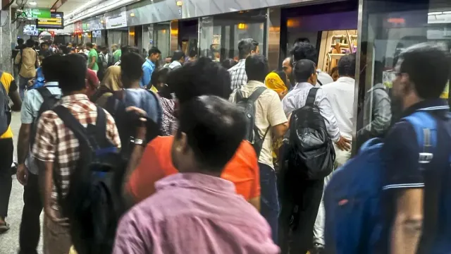 kolkata-metro-timings-revised-kmrcl-increases-services-at-blue-line-green-line-for-dec-7-for-wbjs-exam-check-updated-schedule