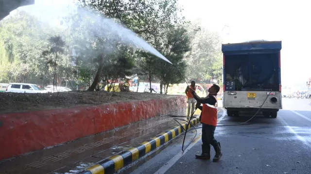 delhi-govt-launches-massive-cleanliness-drive-cm-rekha-gupta-leads-inspection-at-civil-lines