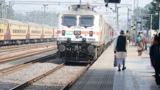 indian-railways-news-irctc-announces-new-rules-to-curb-overcharging-by-vendors-check-details