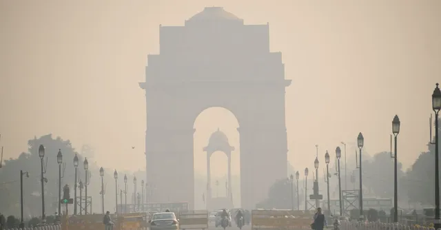 delhi-pollution-air-quality-improves-to-poor-at-293-anand-vihar-chandni-chowk-still-in-very-poor-zone-check-areawise-aqi